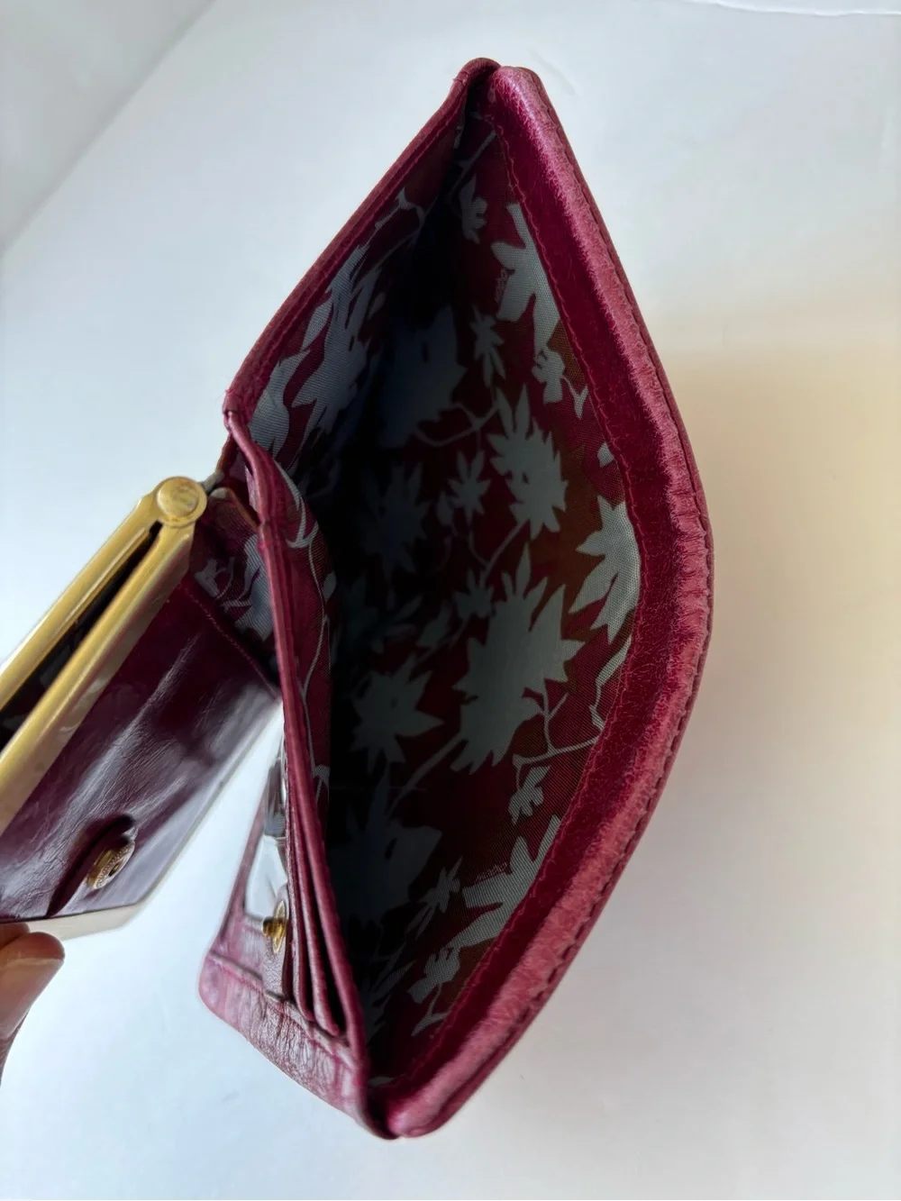 Hobo Vintage Burgundy Leather Kiss-Lock Wallet - Picture 9 of 9